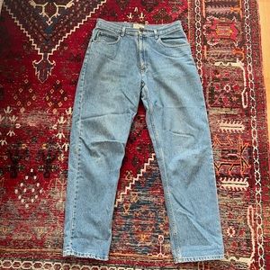 LL Bean Relaxed Fit Jeans 33x32